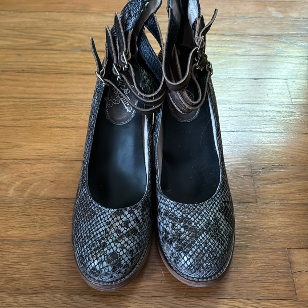 Gorgeous size 10 Freebird by Steven Snakeskin heeled sandals.